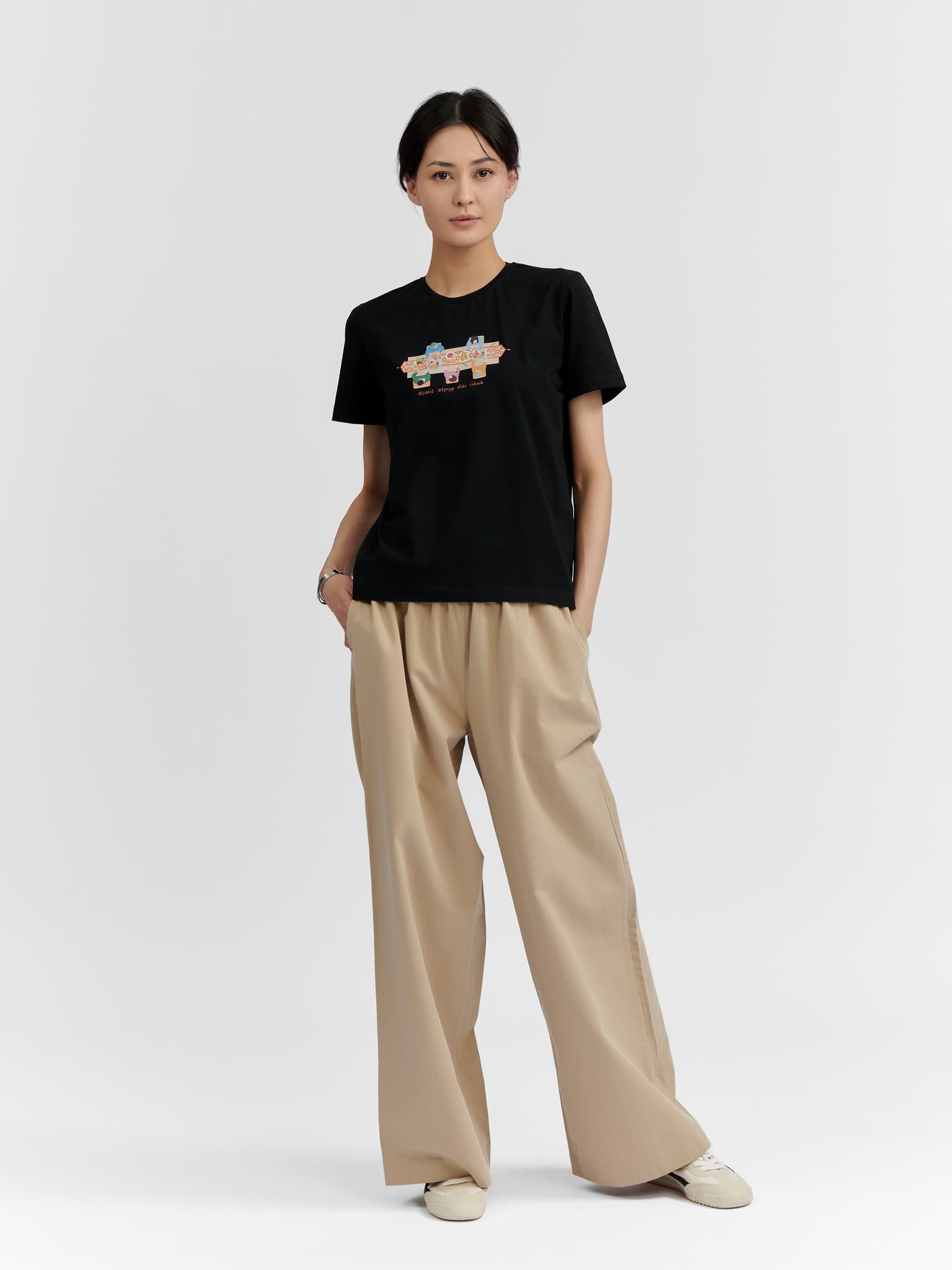 Футболка "Өзіміз отырып шәй ішейік - Özımız otyryp säi ısheik" 470-01, черная