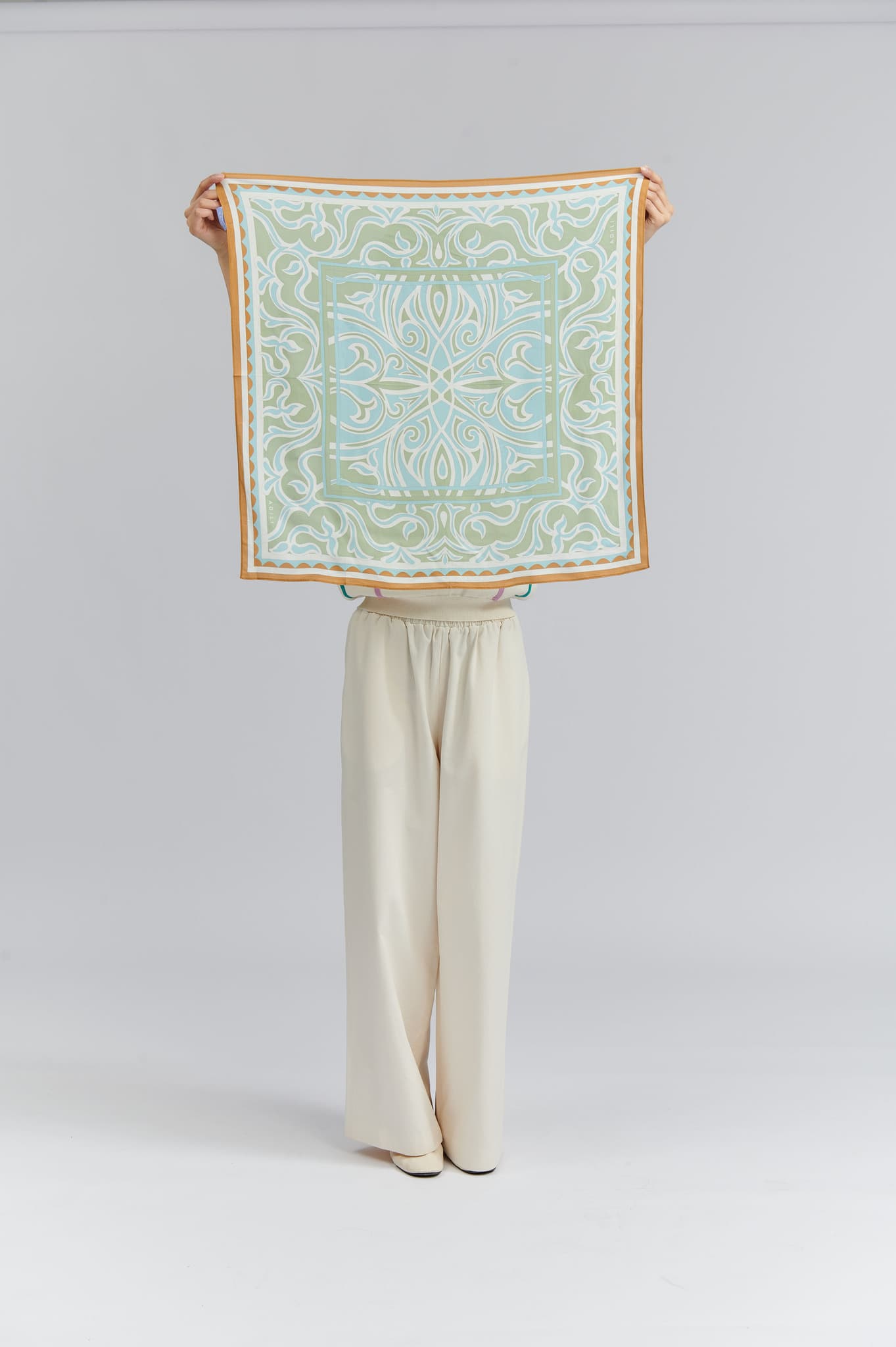 ПЛАТОК вискоза | 70х70 | (244-01) «Гүлденген бақтың құпиялары»